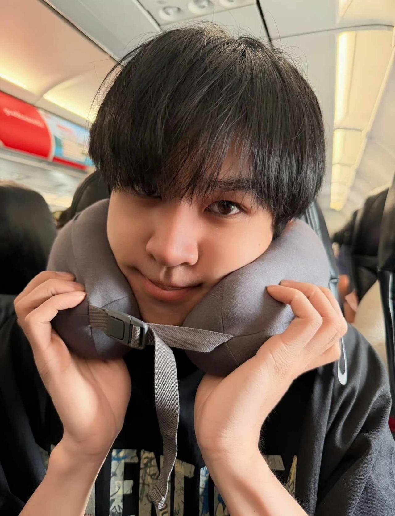 王龙鹏你的🐷回曼谷找你了
赶紧回曼谷吧，闹腾亖了🤣吵着要见王龙鹏，黏人的可怕
