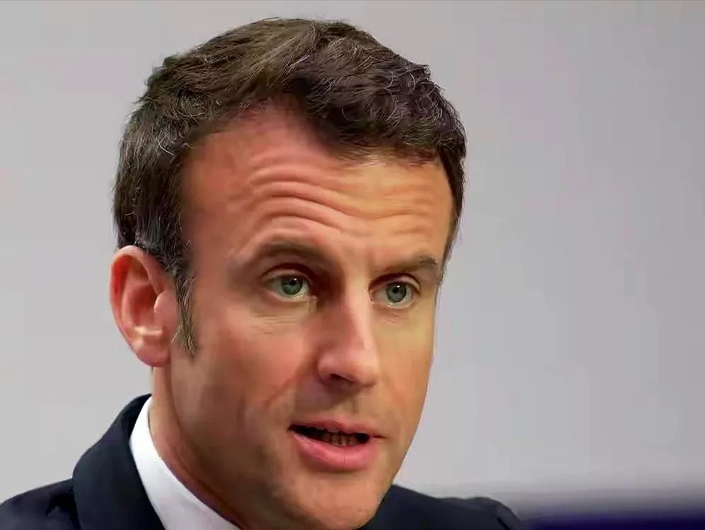 马克龙当着镜头的面，开始点名2026年G7峰会的贵客。印度，请。韩国，请。巴西，