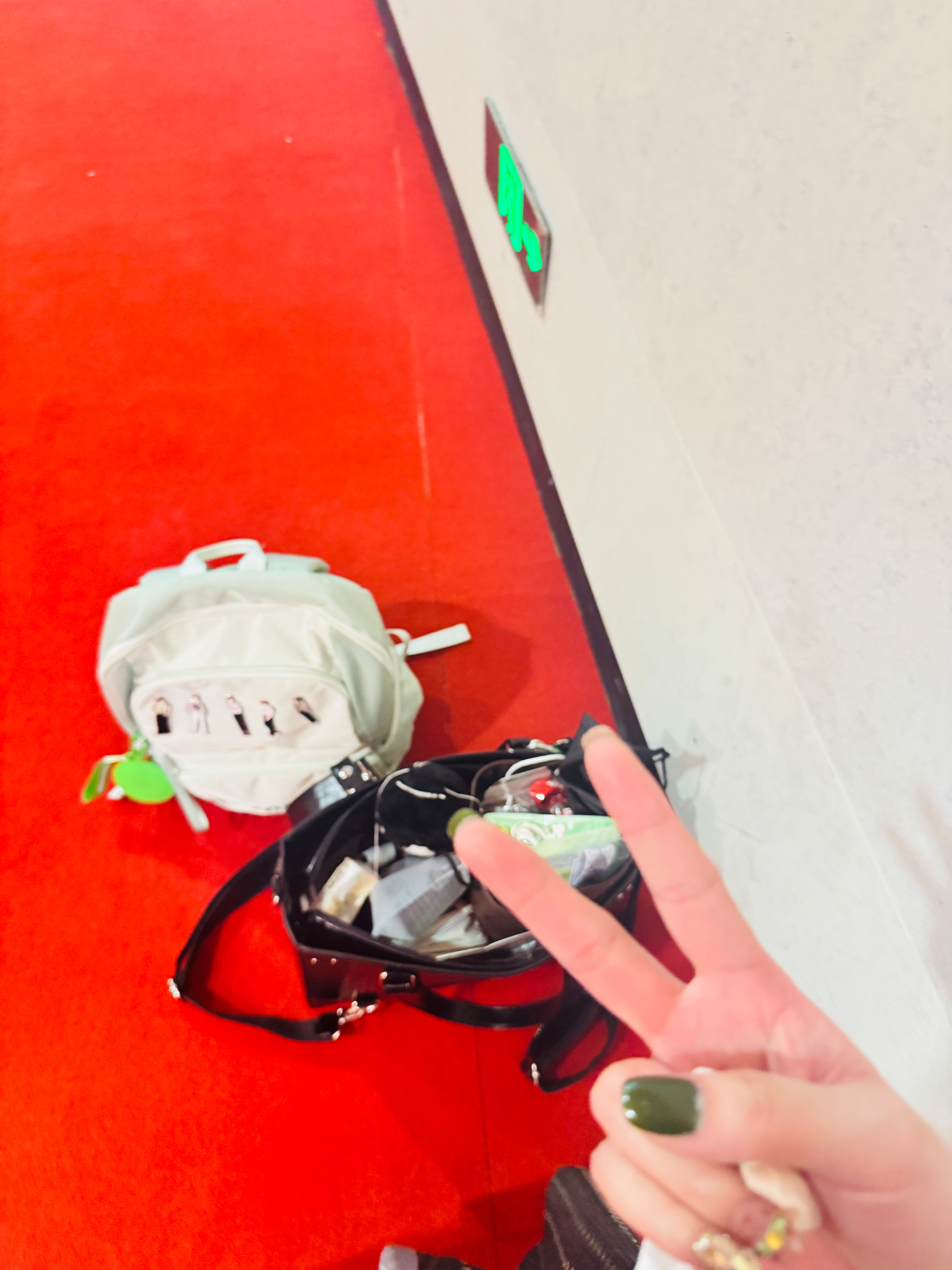 感谢果果们的实时资讯，F口进来，平安着陆 