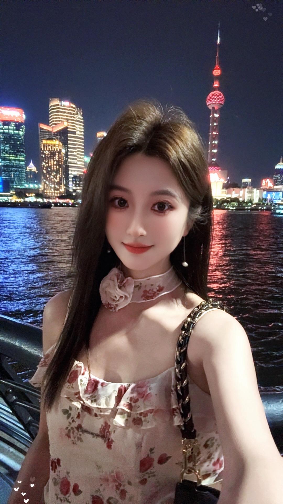 “没有见过更大的世界，人就会困在此时此刻。”          “祝我...