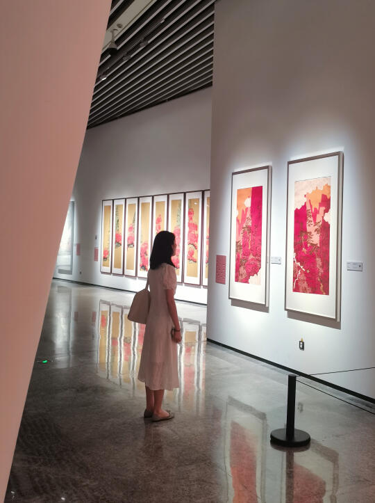 女生要尽全力把自己托举到更高的地方