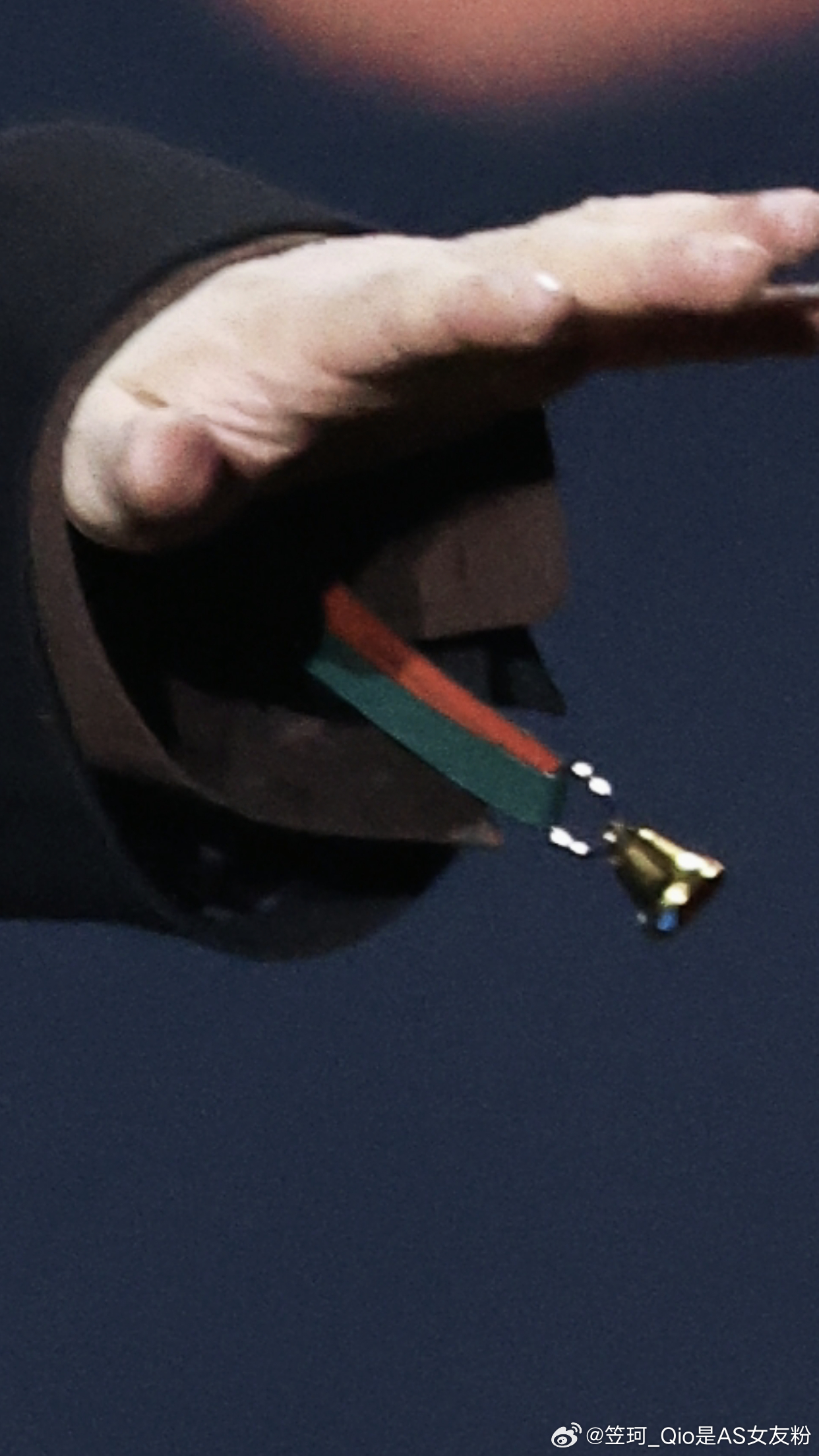 苏有朋  我为你翻山越岭 也看到很多不同的风景 还有这一路认识的所有可爱的人“其