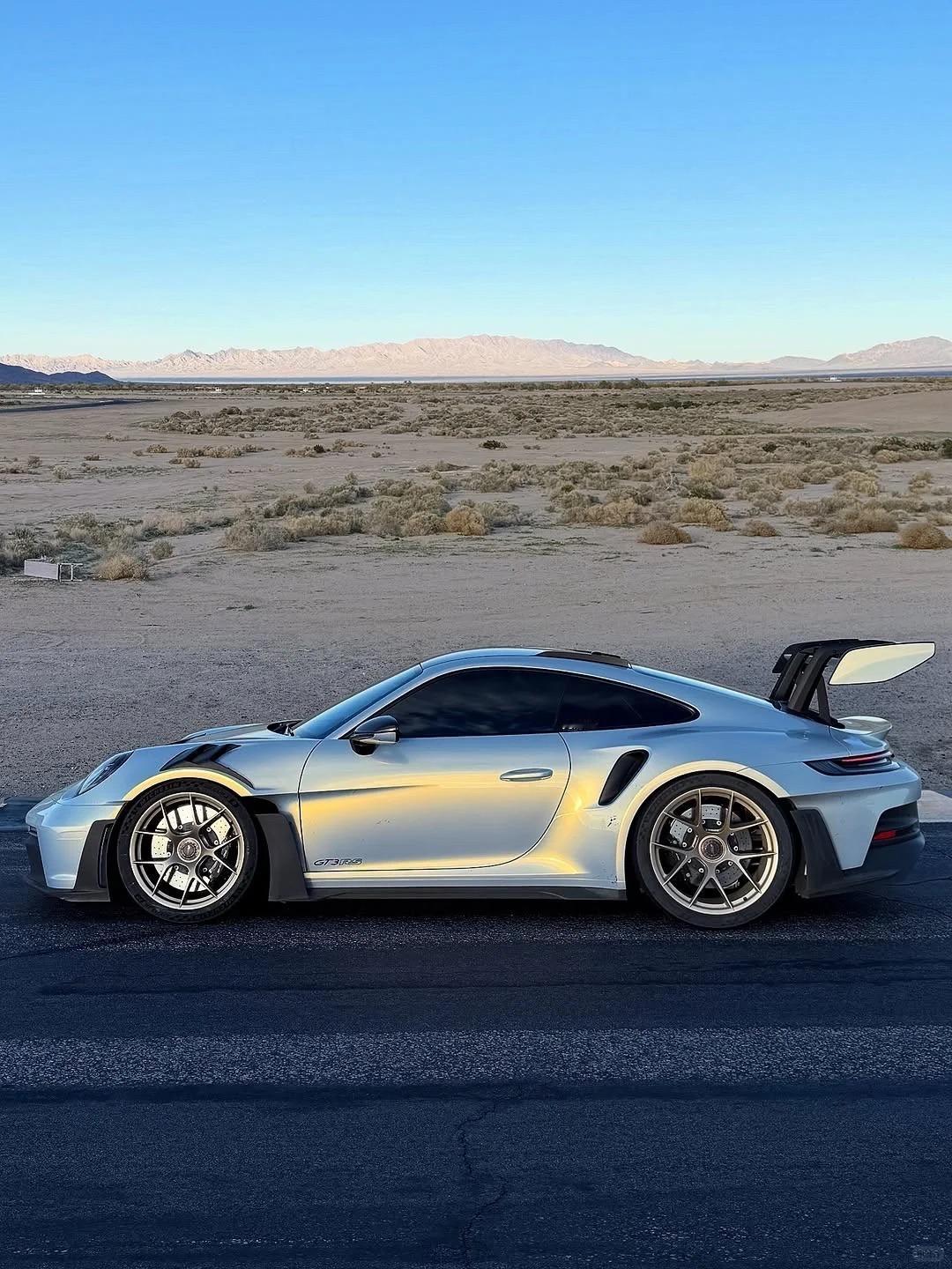 小捷：朋友们，人生是旷野车东车西