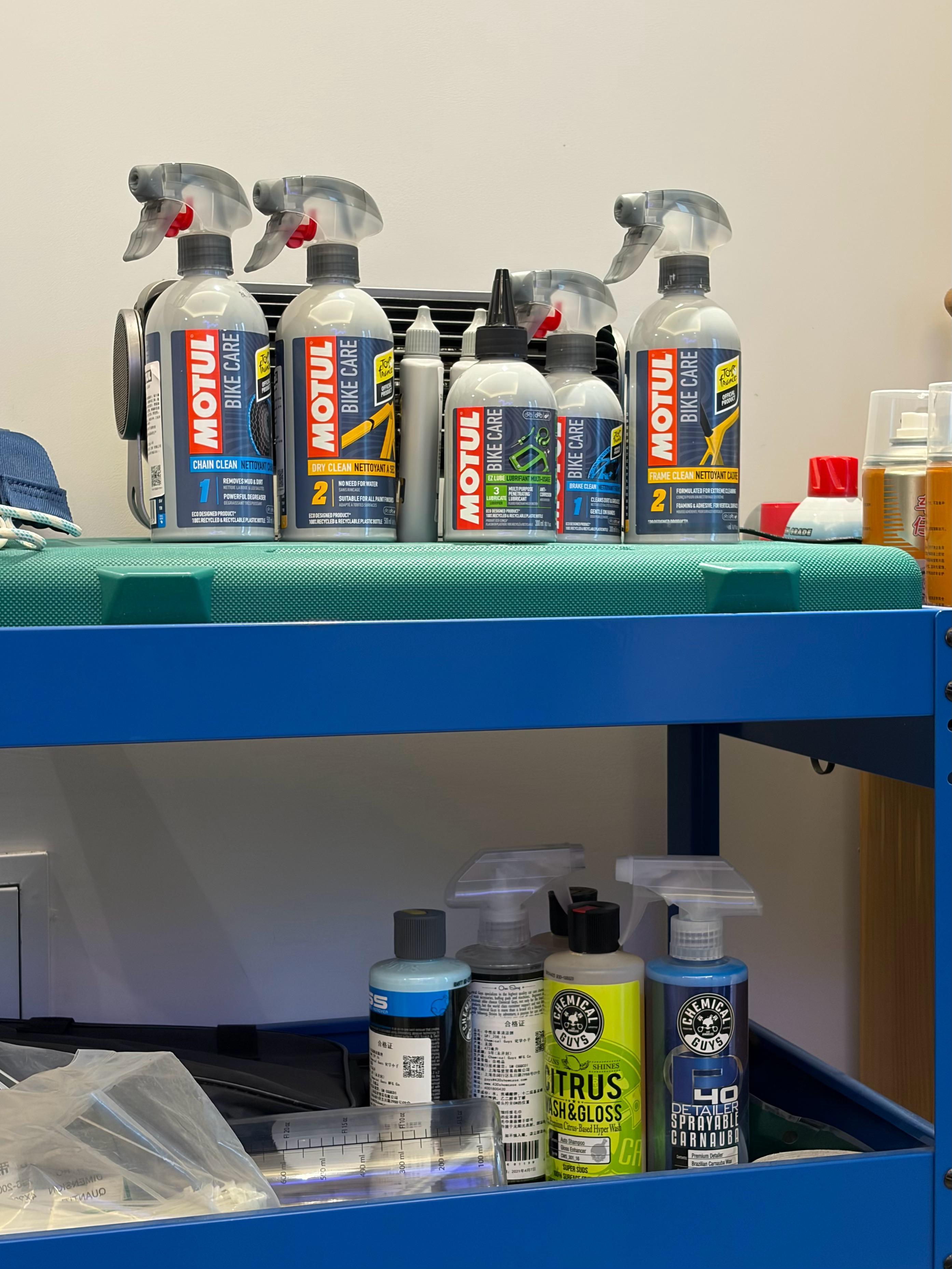 当大多数春节礼盒都在送非常文艺的香道茶道摆件的时候只有摩特给我寄了一箱车架和链条