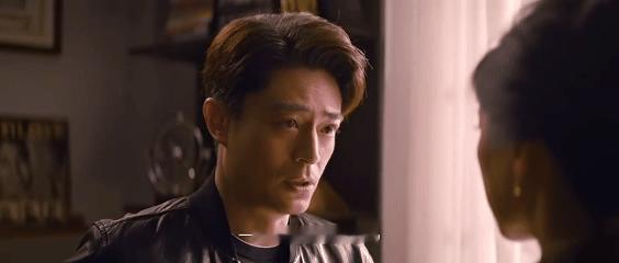 亲密戏请按朱珠这个标准卷许蜜语的魅力太动人了，朱珠眼神温柔又含韵味，举手投足自带