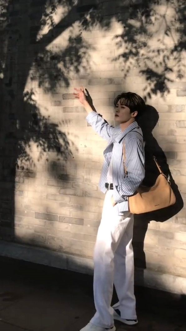 檀健次 胡同烟火漫延，青砖黛瓦藏尽温柔檀健次孟子义朱珠同框檀健次 孟子义和檀健次