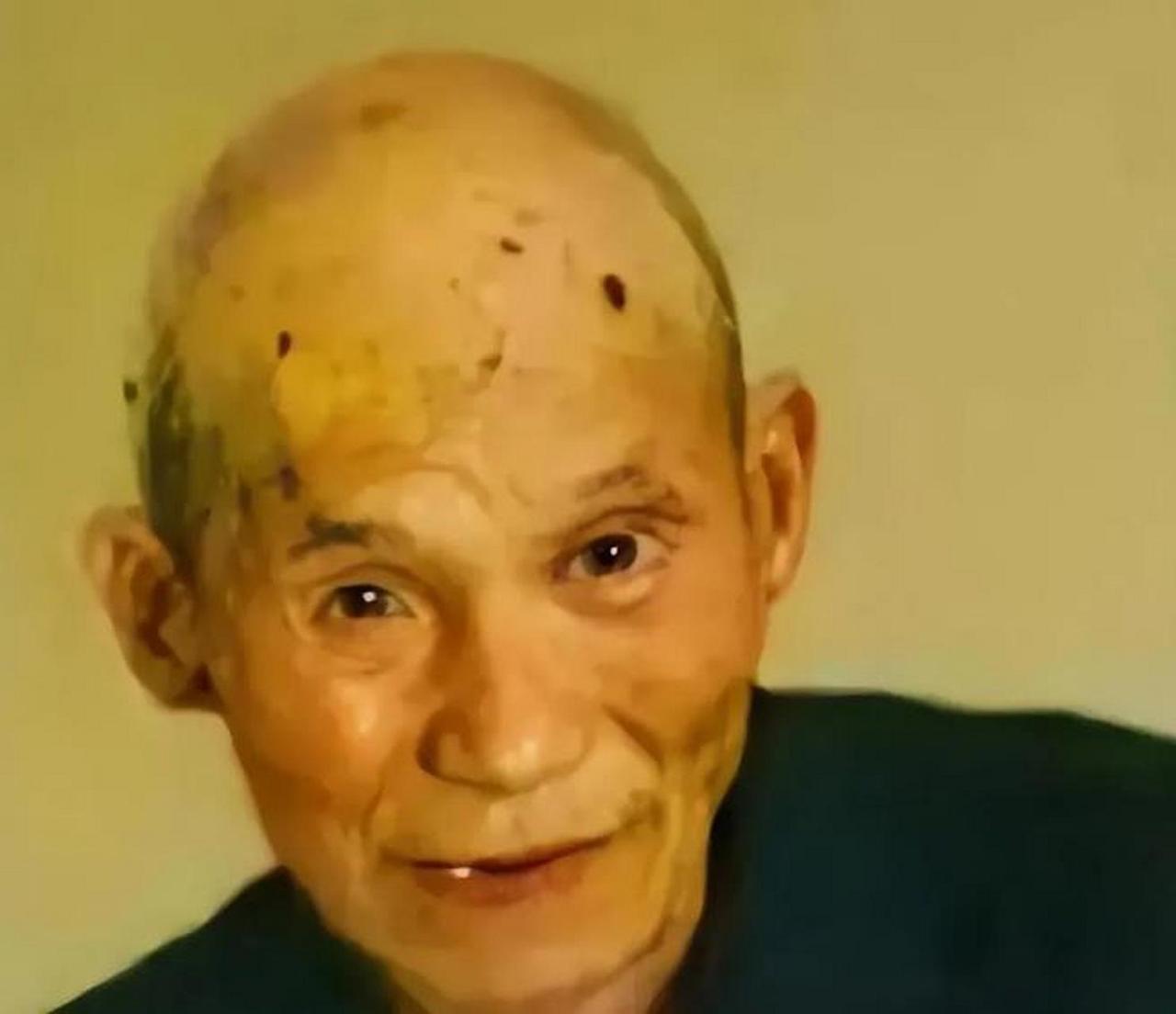 77岁这年，欧树终于走出了那扇关了他57年的铁门，可真正让人想不到的是，狱警准备
