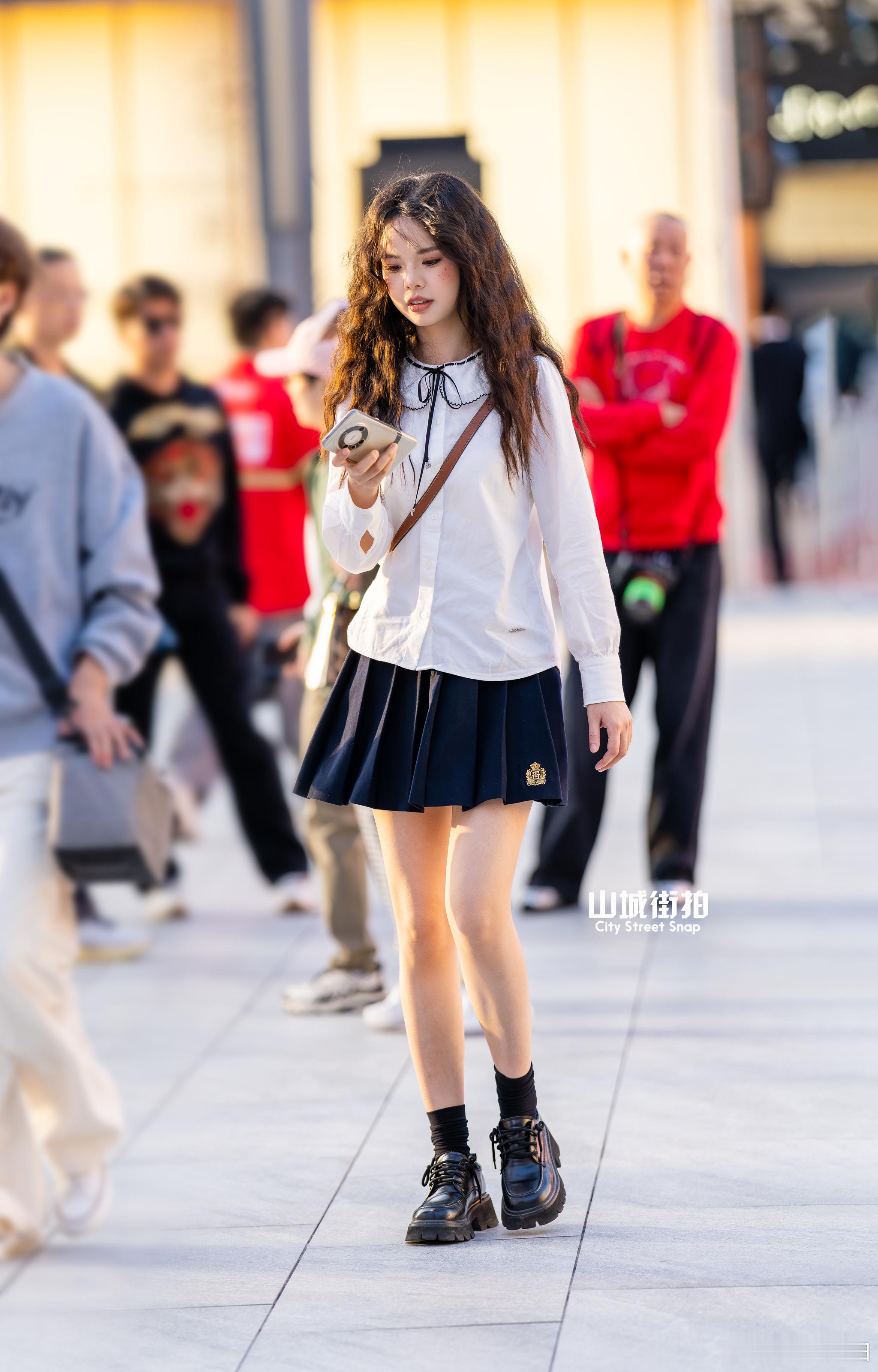 重庆的太阳只有夏天才上班，秋冬在修年假~ 