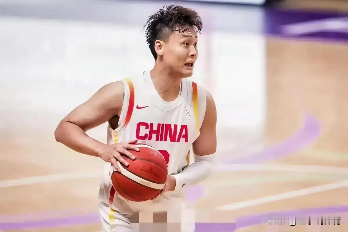 赵睿不愧是国家队的队长，人家打球有一颗大心脏，尤其打亚洲的球队还是挺好使的！
