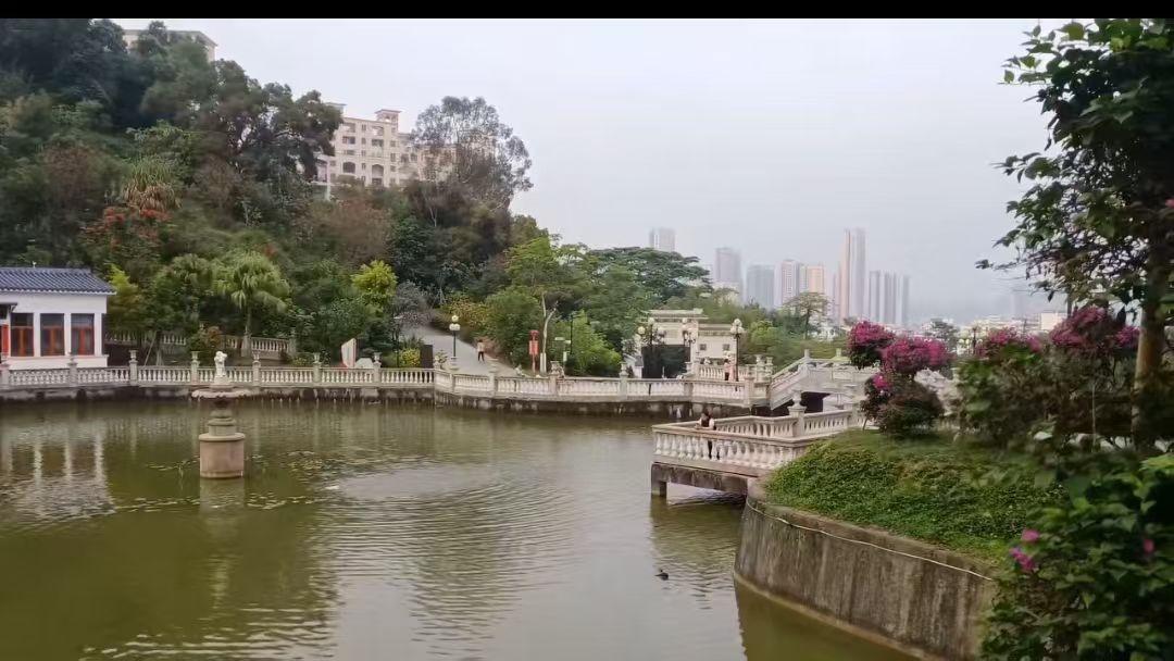 有些人因为自己过的不好，也见不得别人过的比他好。不知道你们身边有没有这样的人？当