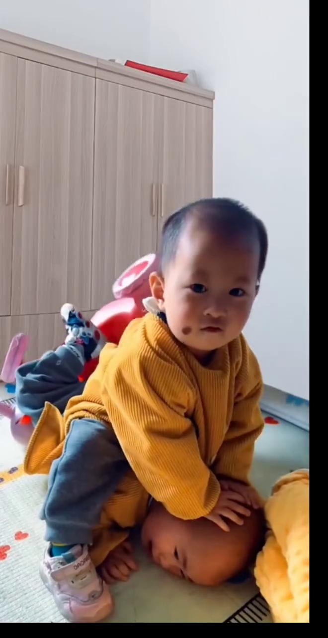 哎呦我的妈，哈哈。