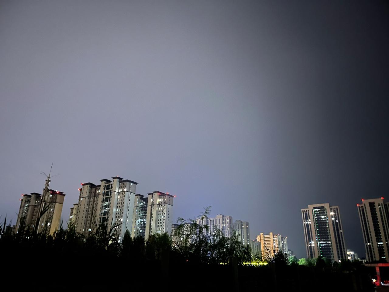 蔡澜经典10句话
尽量学习、经历、旅游、吃好东西，人生就更美好。
不一定最贵的食