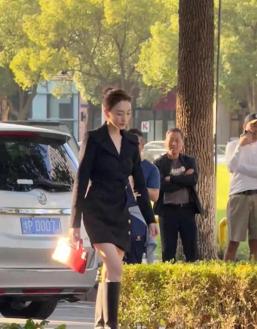 李小冉 “摆烂式保养” 真能信？47 岁冻龄秘诀大公开