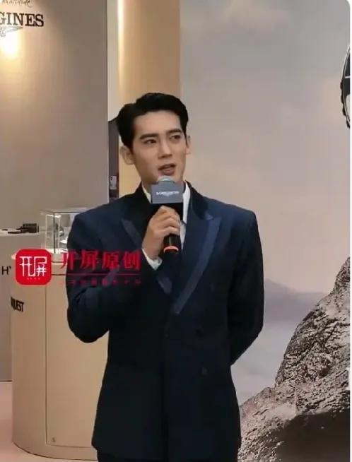 于适怎么突然“叔”化了？从姬发到中年大叔他真的发福了吗？姐妹们，不是眼神问题，是