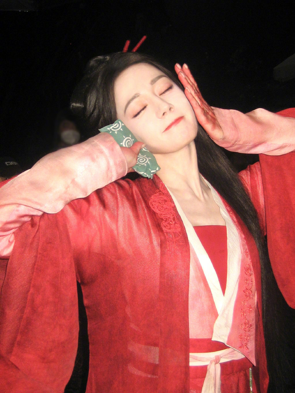 #咪咕星鲜事##迪丽热巴答应粉丝63张ccd自拍#已期待，莫辜负！就这样宠粉，此