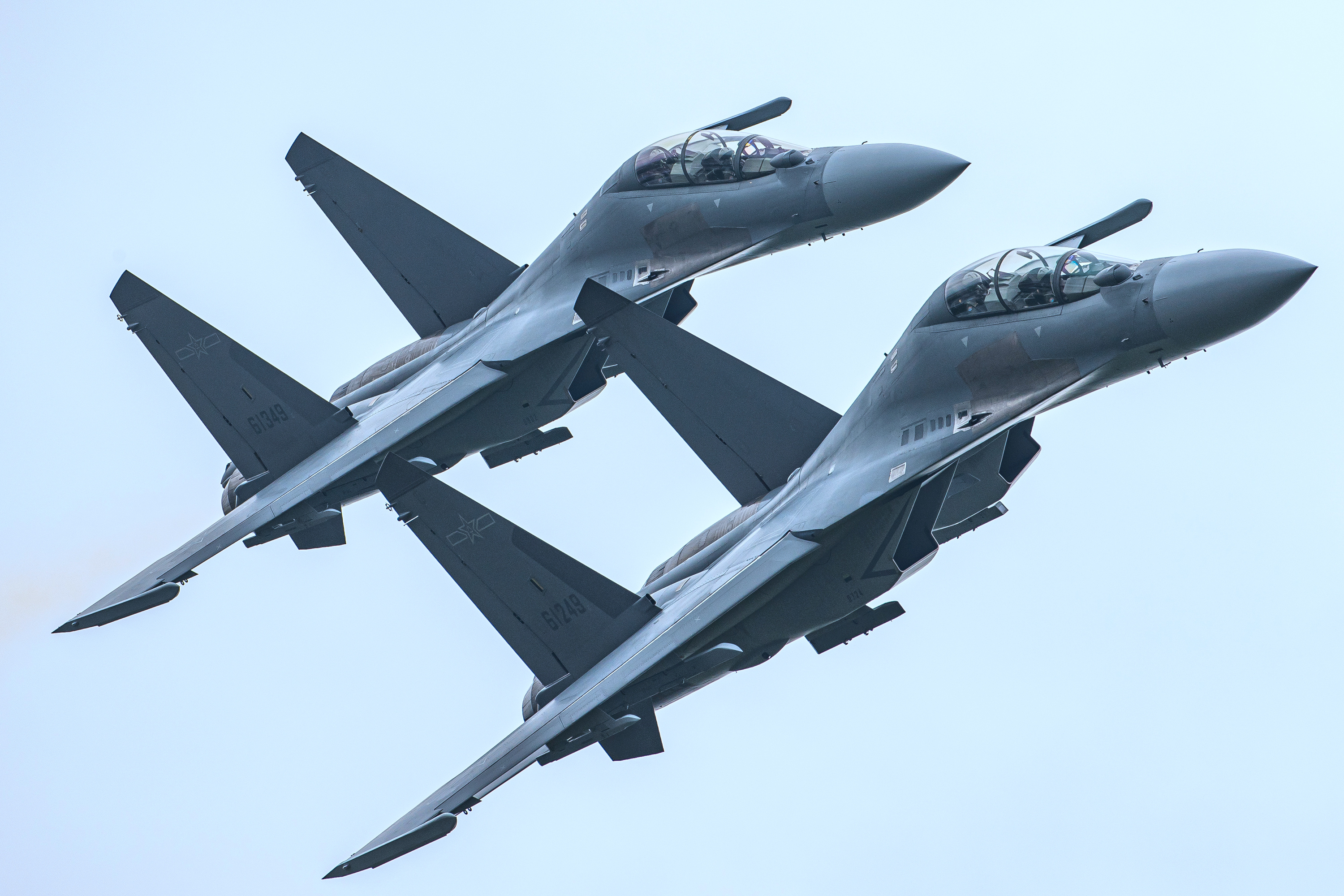 #航空新视野[超话]# 我国空军装备的歼-16战斗机和歼-10C战斗机，这几年，