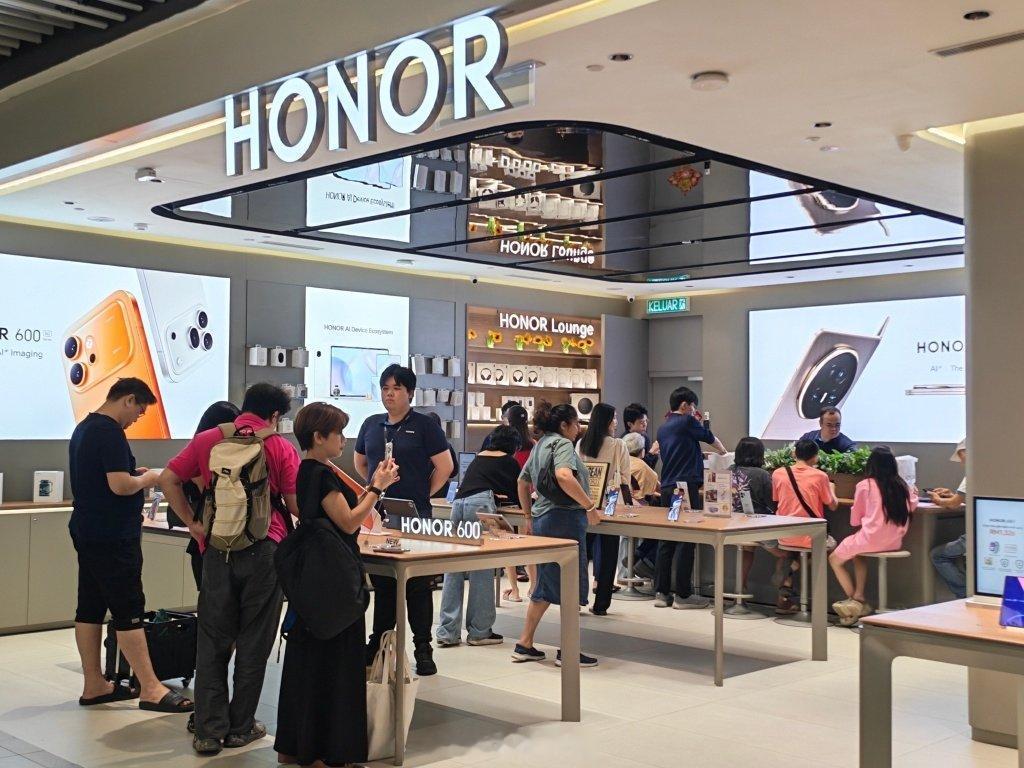 耀耀600系列海外版陆续开售，销量再创新高香港市场首销日增长60%；马来西亚和阿