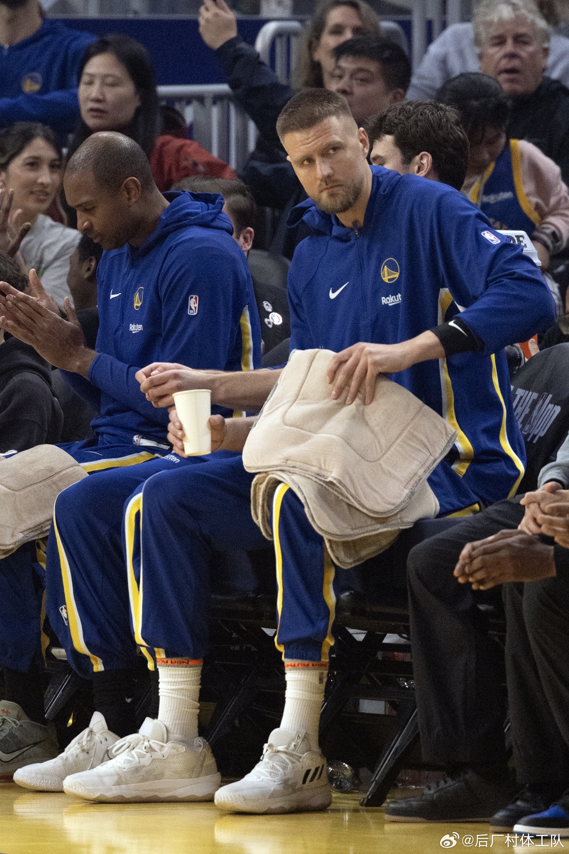 勇士查不出波尔津吉斯病因 波尔津吉斯由于生病，继续缺阵今天的比赛，这是他连续缺席