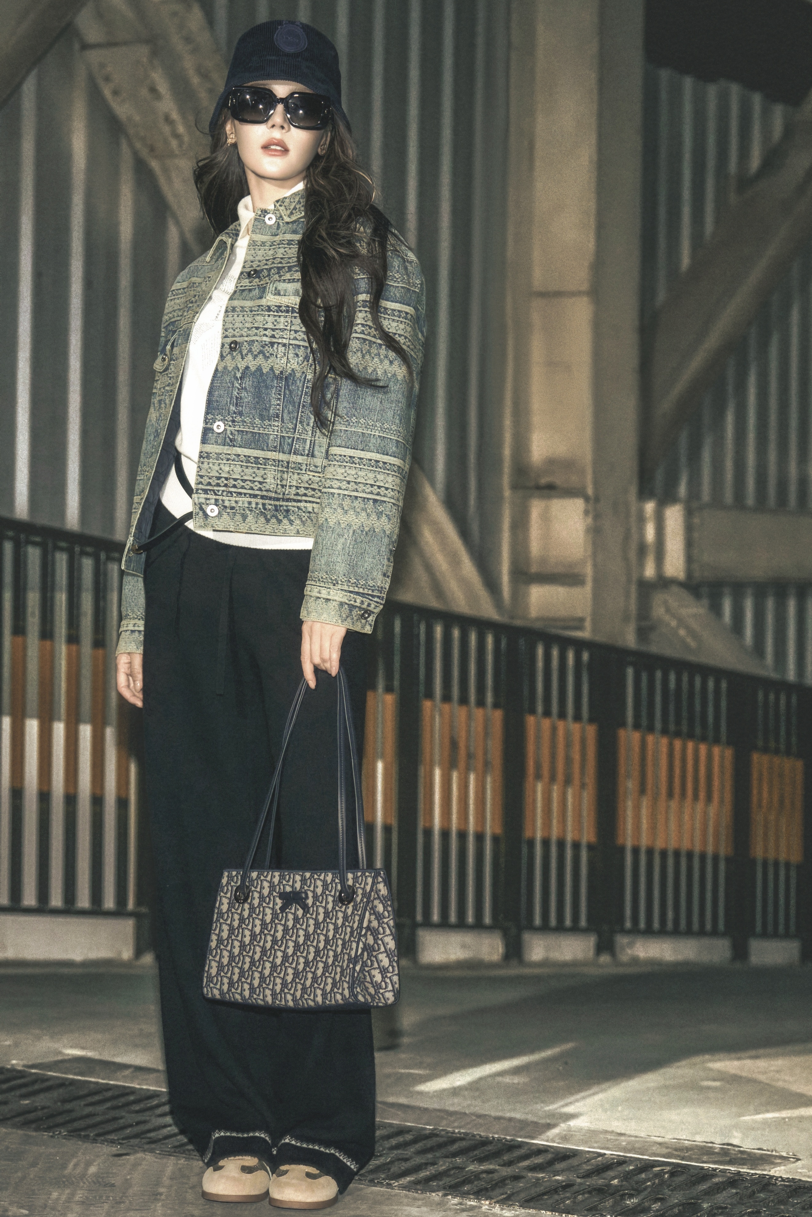 Chic Woman ​​​