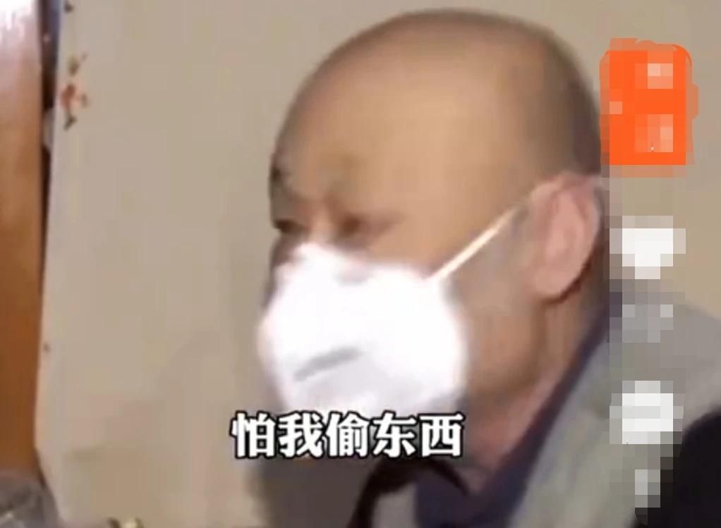 近日，看到一个视频，视频中出现一个男人，男人打开冰箱，直言冰箱有两层，一层是他的