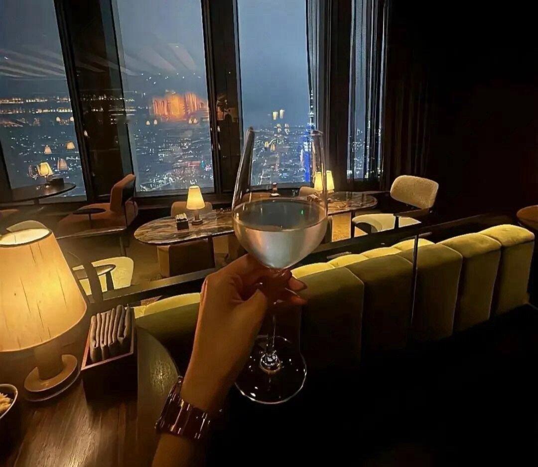 𝐈𝐬 𝐌𝐲 𝐋𝐢𝐟𝐞 ♡别睡太晚，别爱太满，别想太多，缘来珍惜，