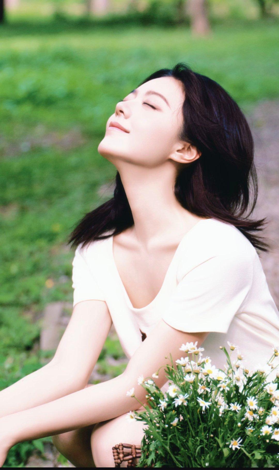赵今麦00花首位超like破8000这是我们麦麦一部剧一部剧打下来的，麦麦你真的