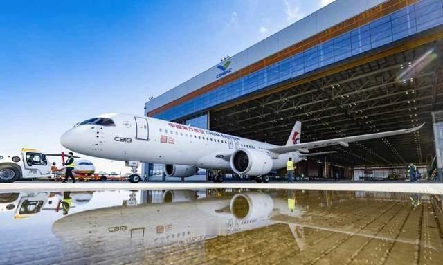 C919大飞机终于可以跟波音、空客抢市场啦！这回，中国商飞可学聪明了，向巴西航空