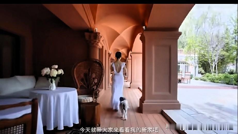 最近总刷到霍思燕的小视频，以前不了解这个明星，因为从不知道她演过什么作品，但最近