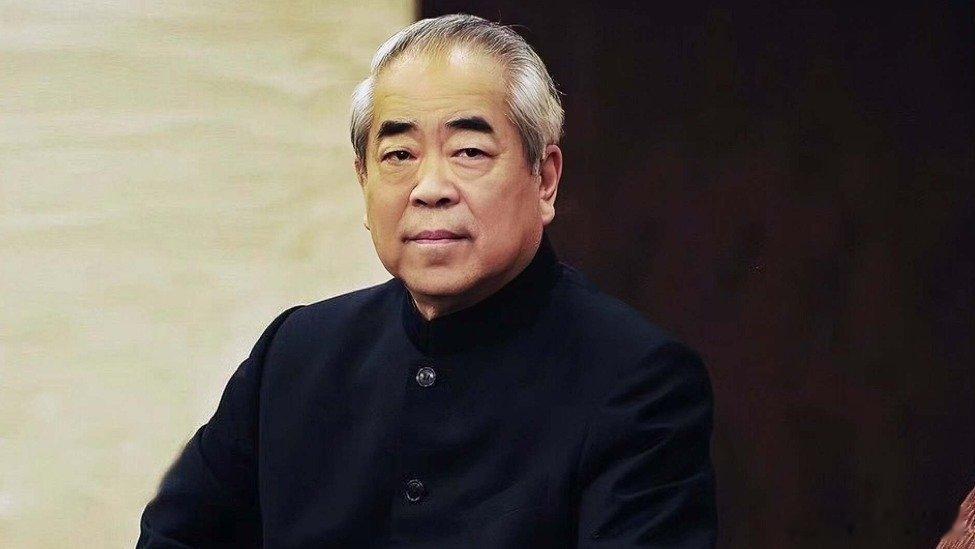 凤凰新闻【87岁范曾宣布喜获独子引热议，专家：年龄只是影响生育力的因素之一】12