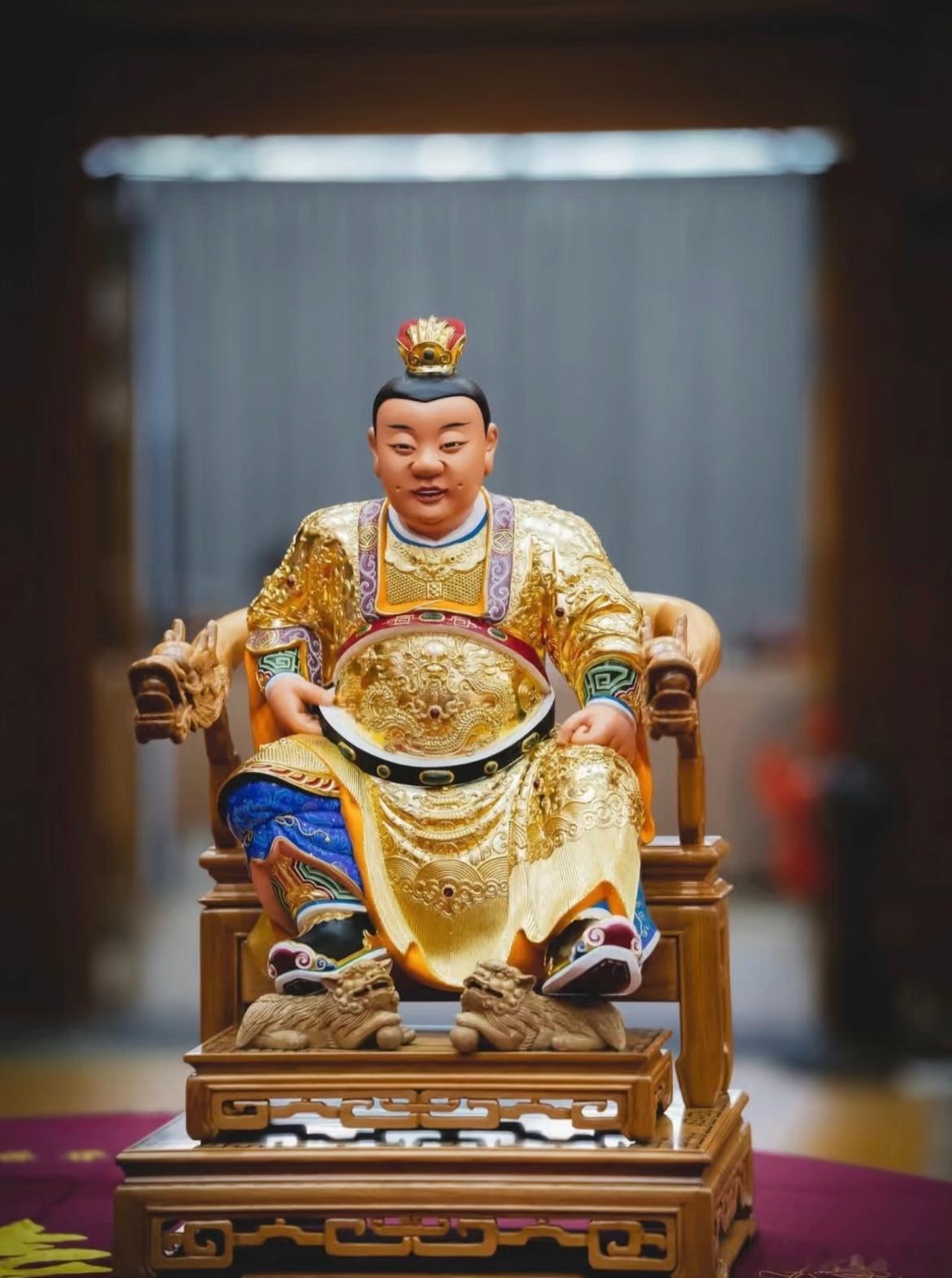 允许悲伤，但不沉溺，这是成年人最体面的自愈方式。生活中，突如其来的意外会时常发生