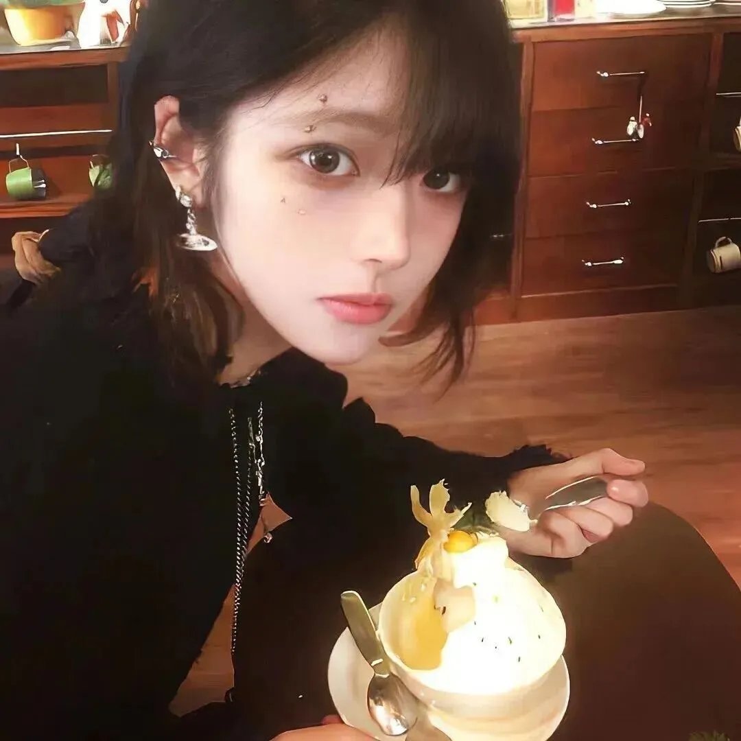 女生头像｜𝙒𝙚𝘾𝙝𝙖𝙩 小众氛围感女头｜感受到幸福的时候能放慢倍速就