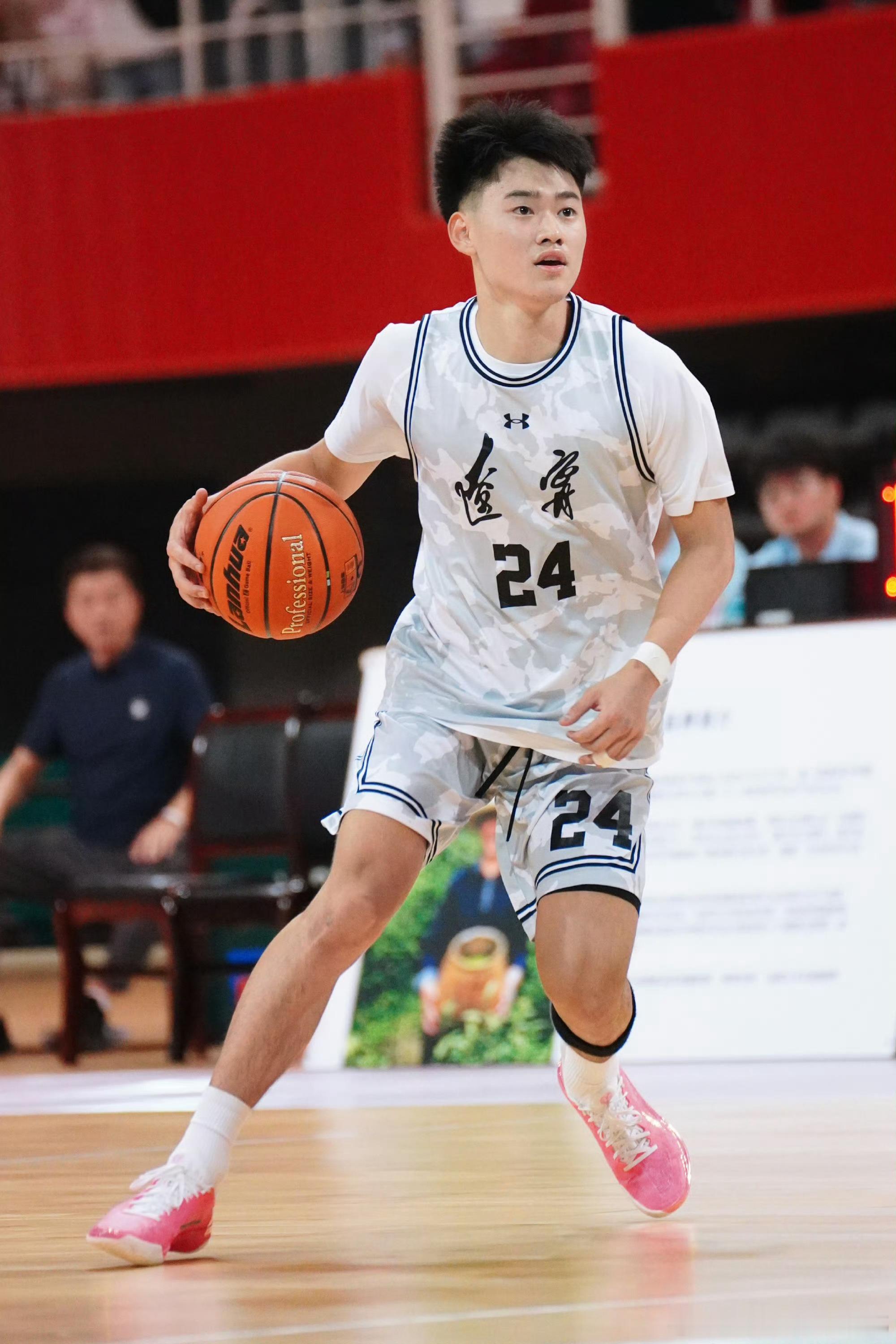 哥俩挺不厚道啊，给辽宁U22鸽子了啊[允悲]建议辽宁队直接弃权U22 ​​​
