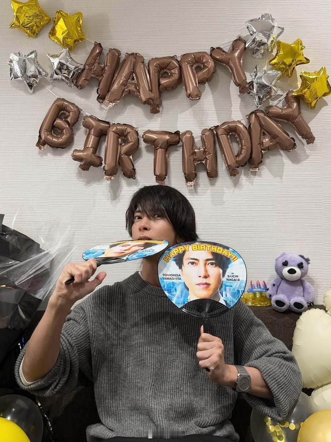 山P引用“体育报知”的“小错误“新闻并回复：“是生田斗真（Toma Ikuta）