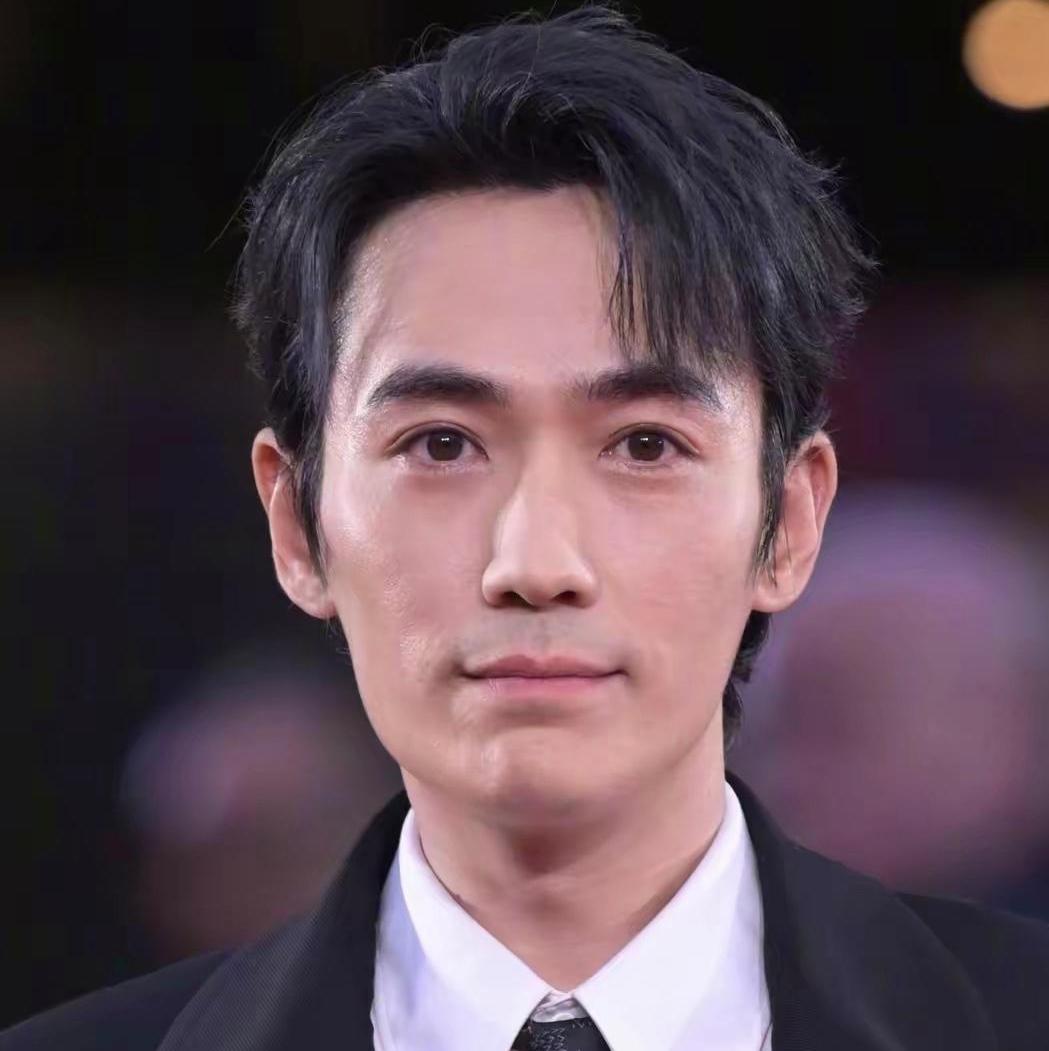 内娱难得清醒！朱一龙不追流量只沉心打磨演技
 
都说朱一龙短期内难冲影帝，根源是