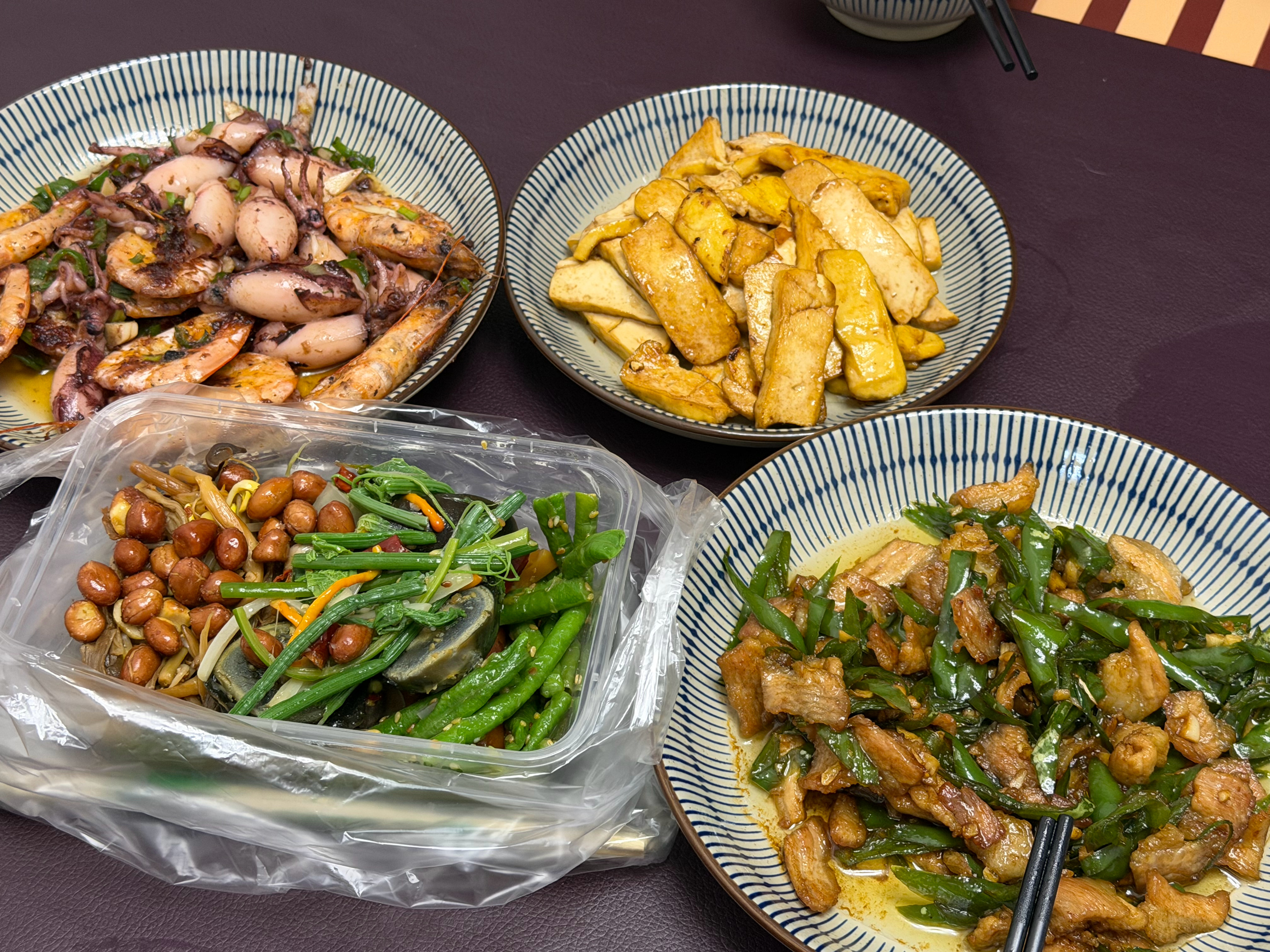 好饱 好久没有两个人在家吃四个菜了 ​​​