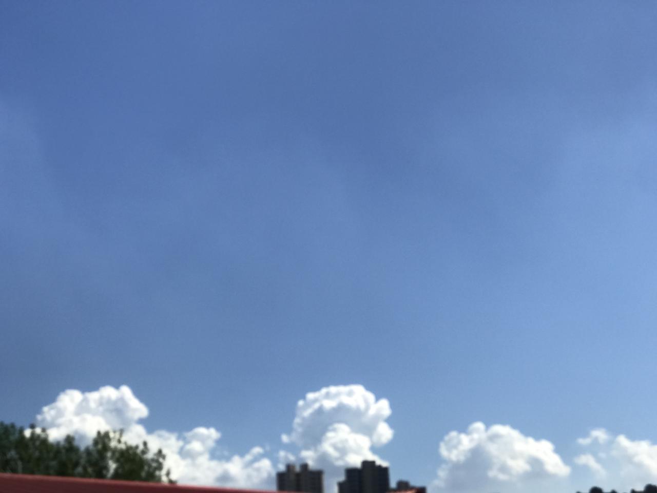发张你手机里最美的天空照片天津滨海新区天空照片