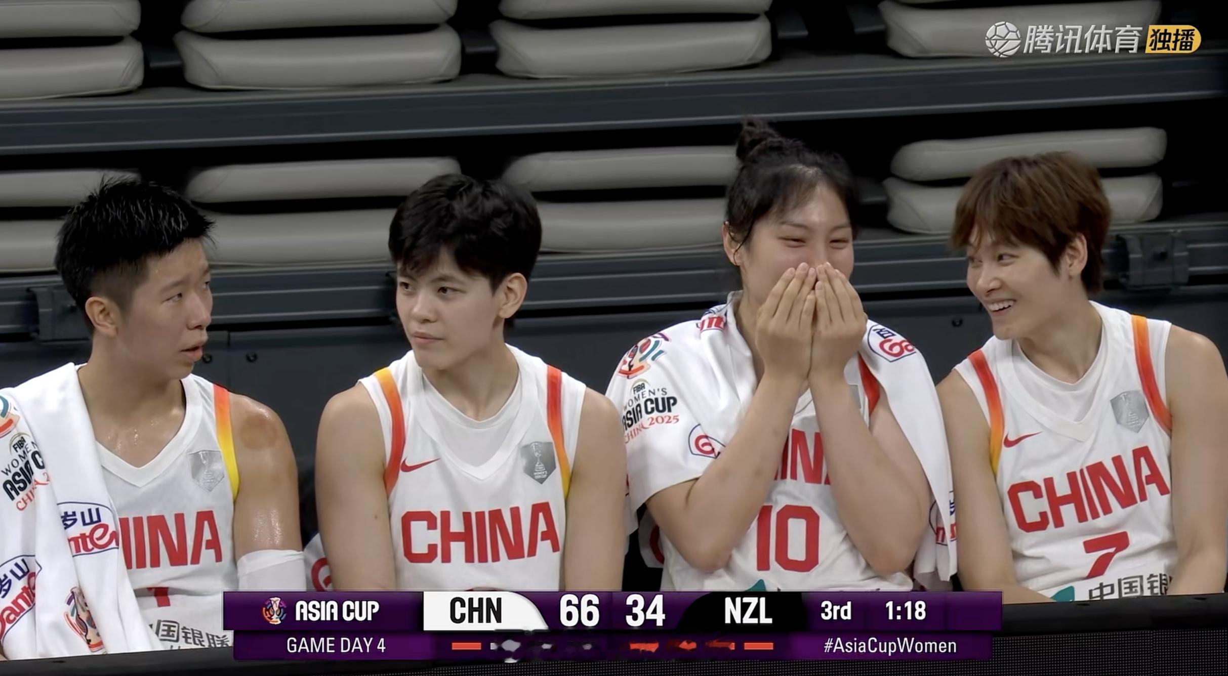 开始截一些好玩的图来打发时间[无聊]中国女篮vs新西兰女篮 ​​​