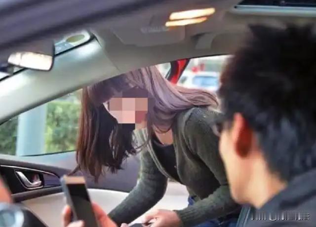 河南，一男子在社交网上约了个女网友，俩人准备线下见面吃个饭，回头相约了去男子家里