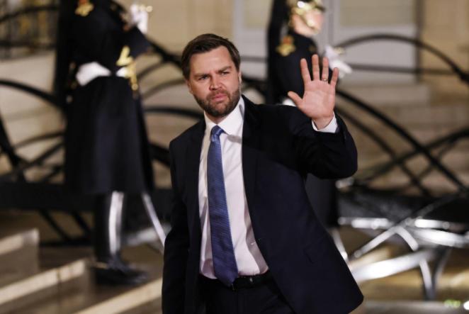 美国副总统万斯，直接把 “窝囊” 焊在了脑门上

堂堂国家二把手，居然被特朗普当