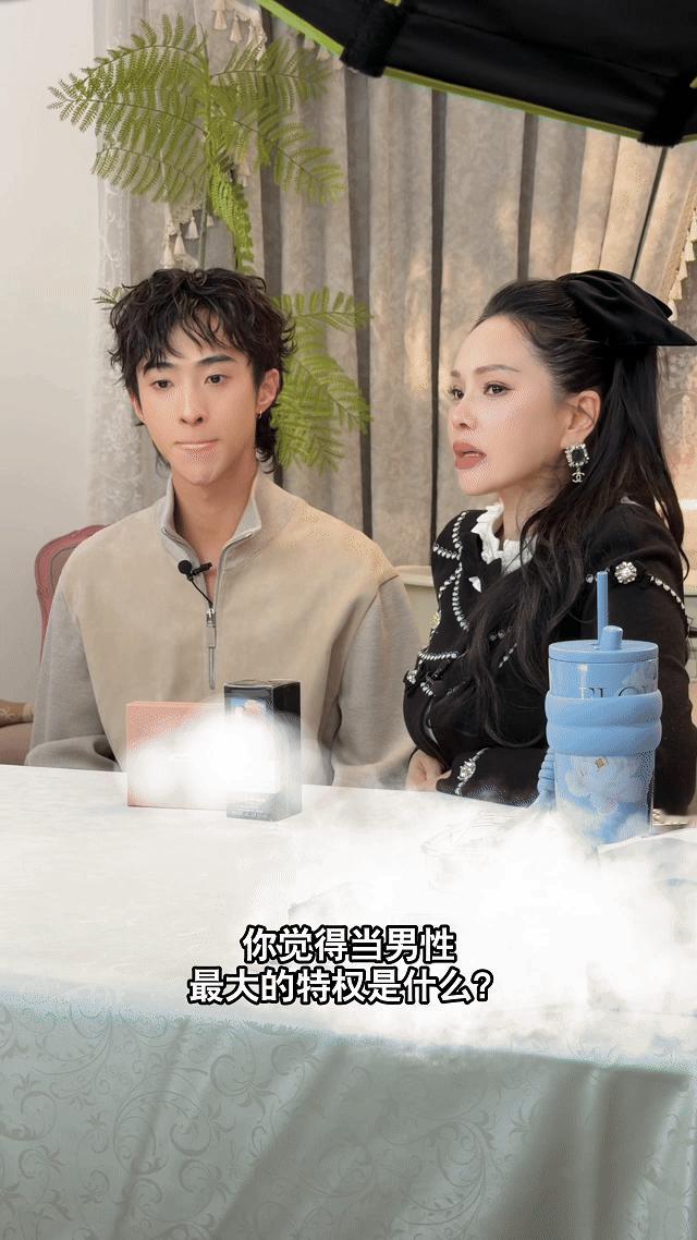 恩利聊女性夜出困境恩利的三观好正呀，很久没刷到他了，之前一直是听他妈妈伊能静提起