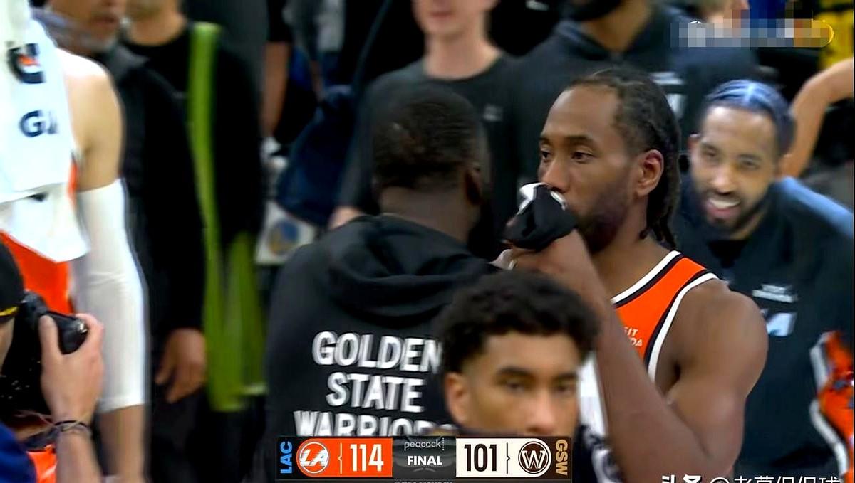 输了17分，追梦格林还拉着伦纳德聊个没完？

这场球太刺激了！勇士主场一度领先快