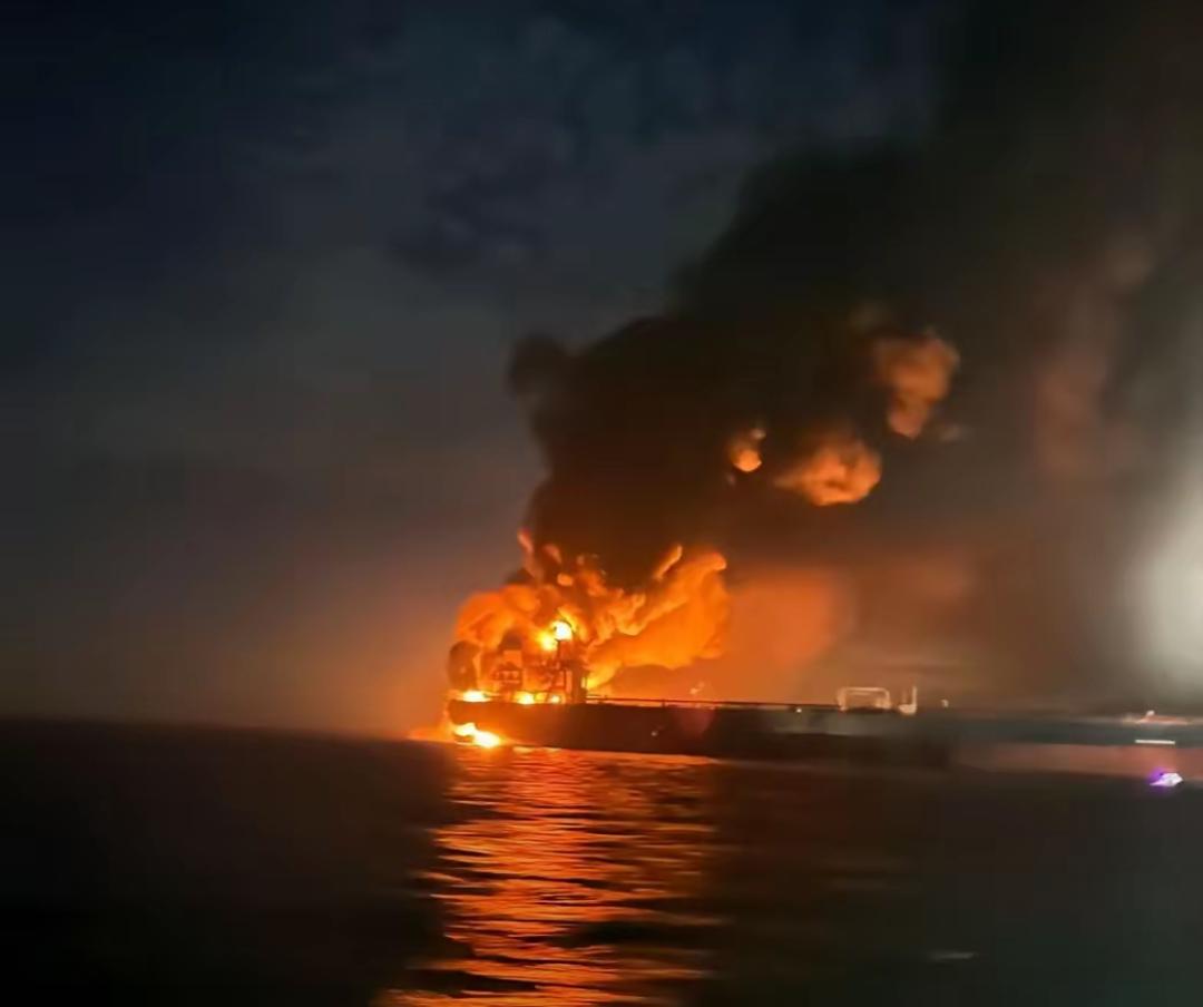 塔斯社报道，当地时间8日，土耳其国内媒体证实，一艘悬挂帕劳国旗，装载俄罗斯石油的