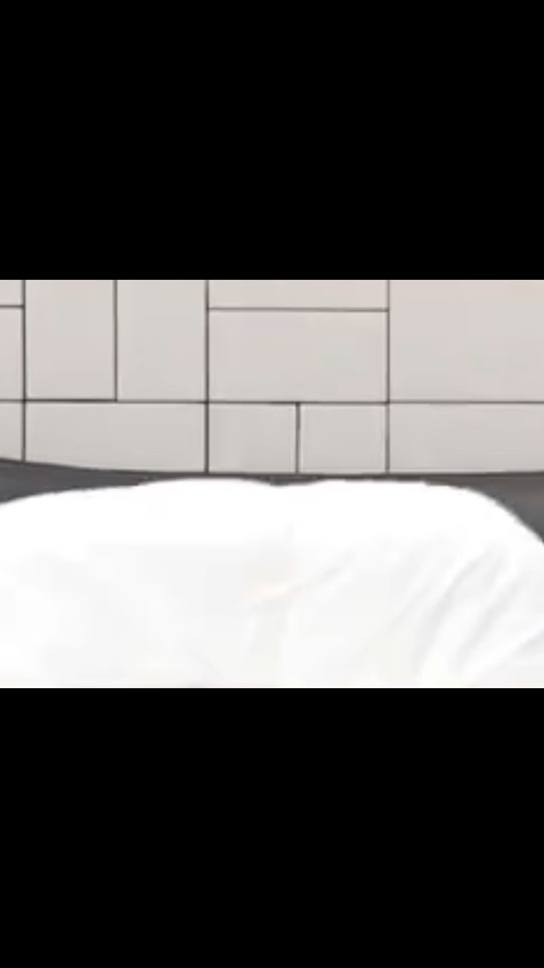 许凯 小🐷起床掀被子皱眉 