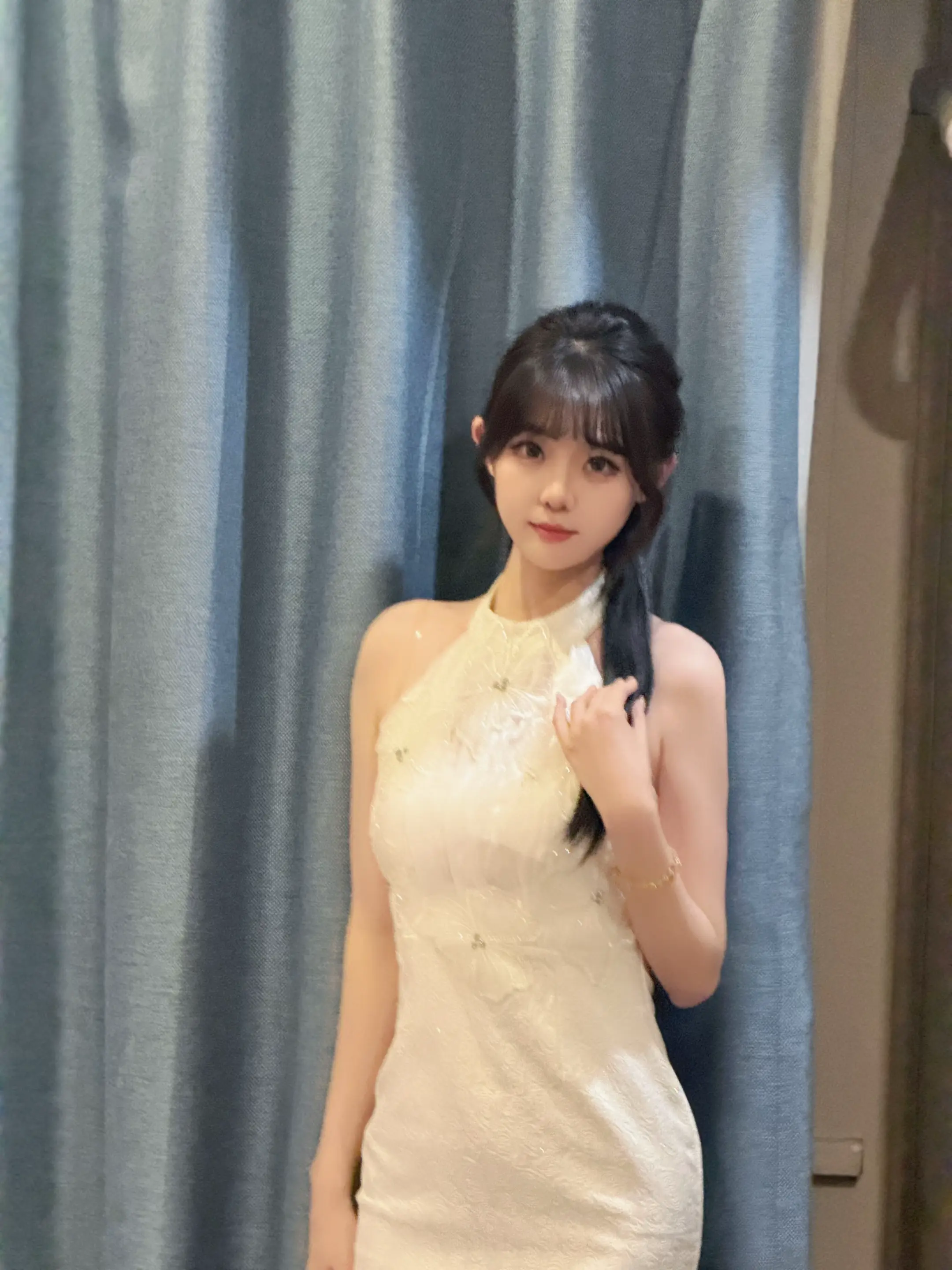 遇见你的眉眼 如清风明月。