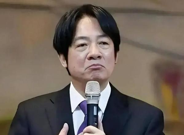 就在刚刚，
台北市长蒋万安正式宣布，

7月4日，台湾地区台北市长蒋万安当众宣布