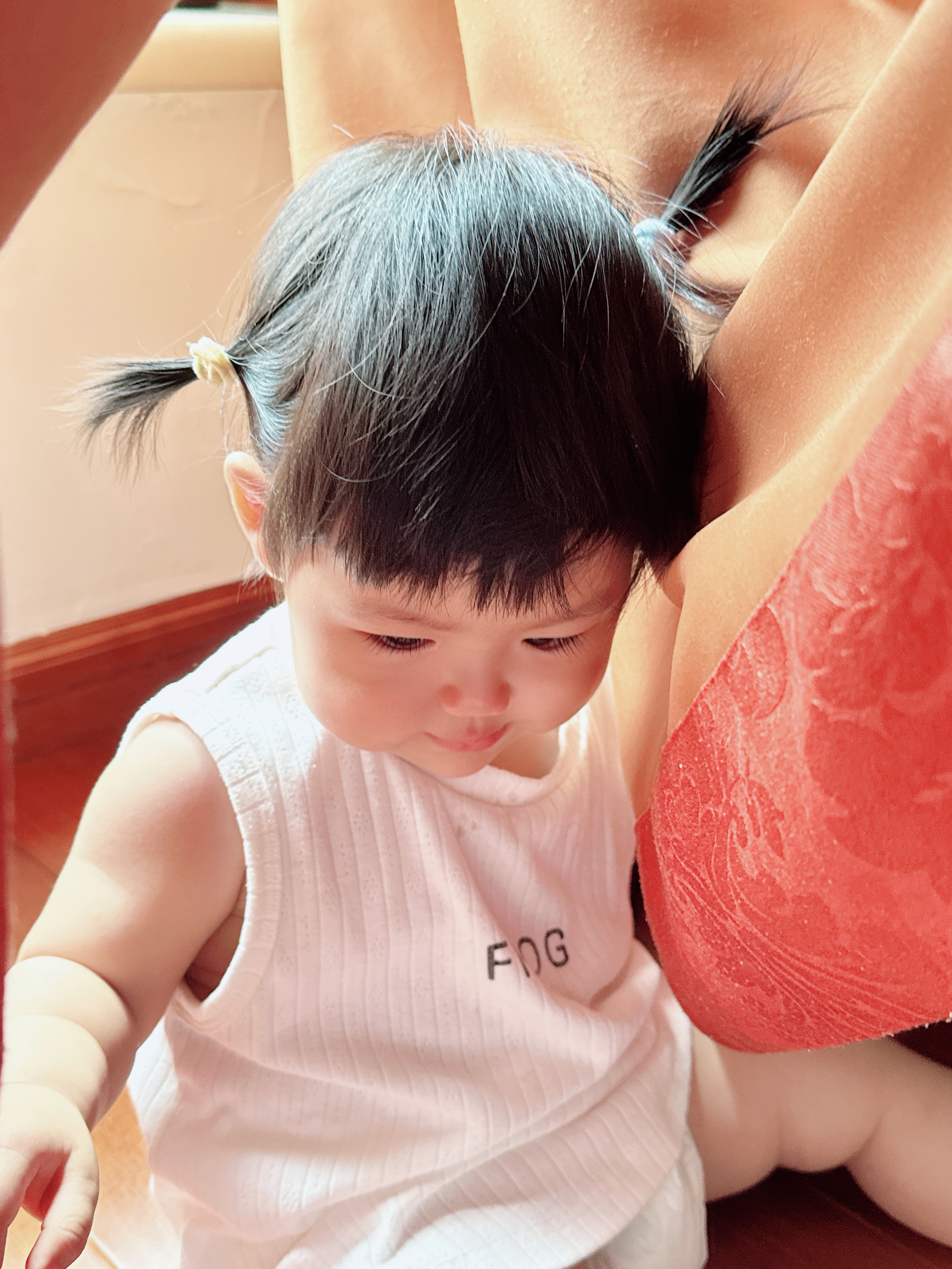 原来天天看着小🥣倒也没觉得她特别好看（就像照镜子一样，看多了就习惯了）就是蛮可