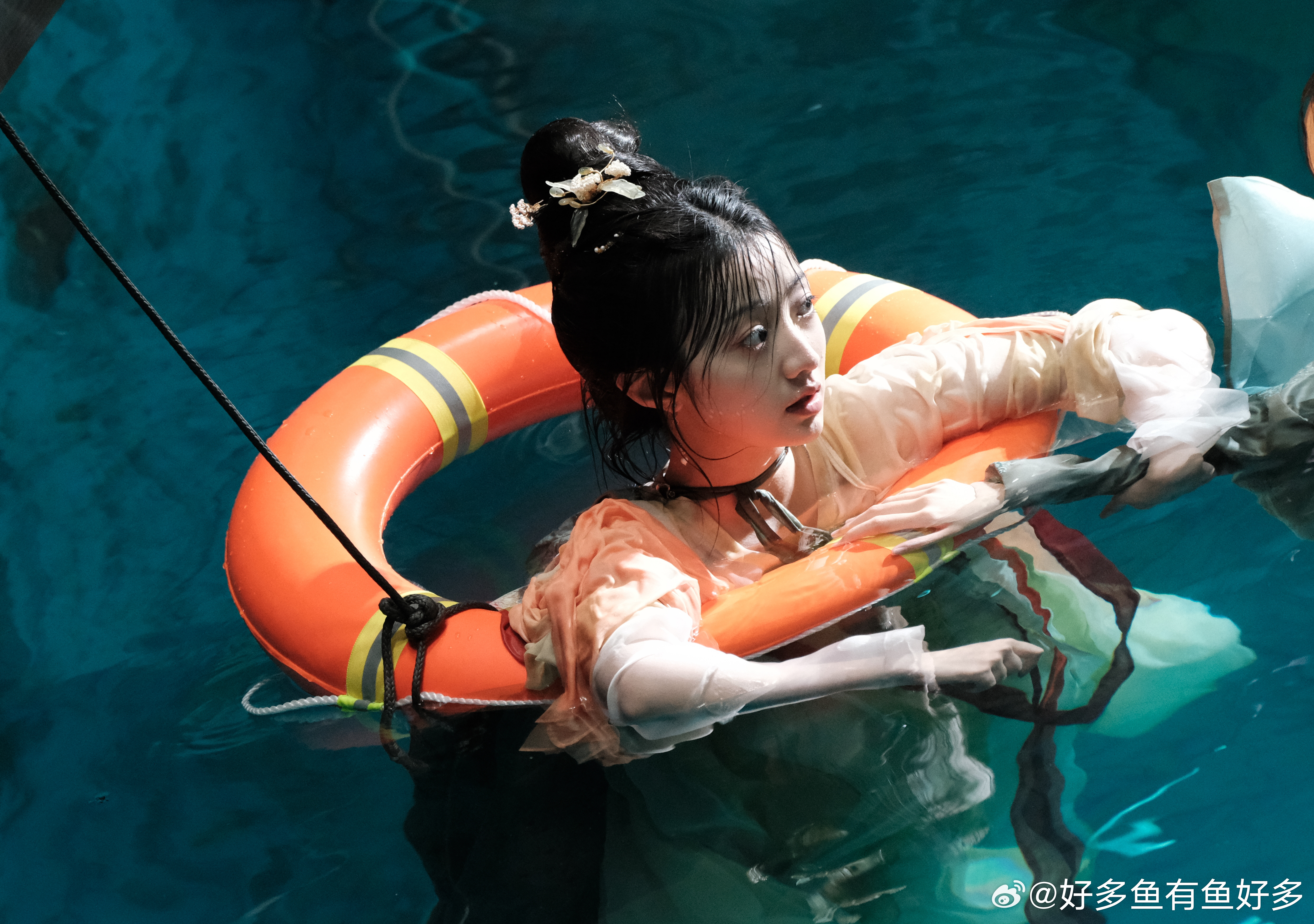 盛世天下女帝篇定档6月盛世天下女帝篇好剧如约定档备受瞩目，伍元照历经风雨蜕变成长