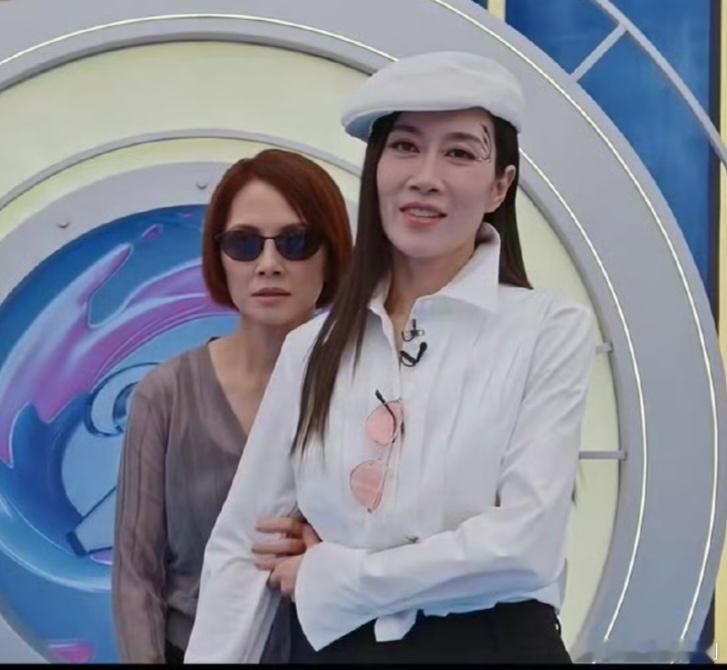 李心洁温峥嵘同框童年阴影天花板齐聚乘风！李心洁清冷破碎感、温峥嵘凌厉气场，角色滤