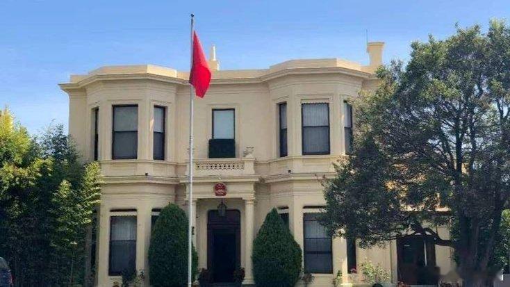 凤凰新闻【中国工人宿舍附近遭导弹袭击，中国驻以使馆再提醒】近日，以色列卢德地区一