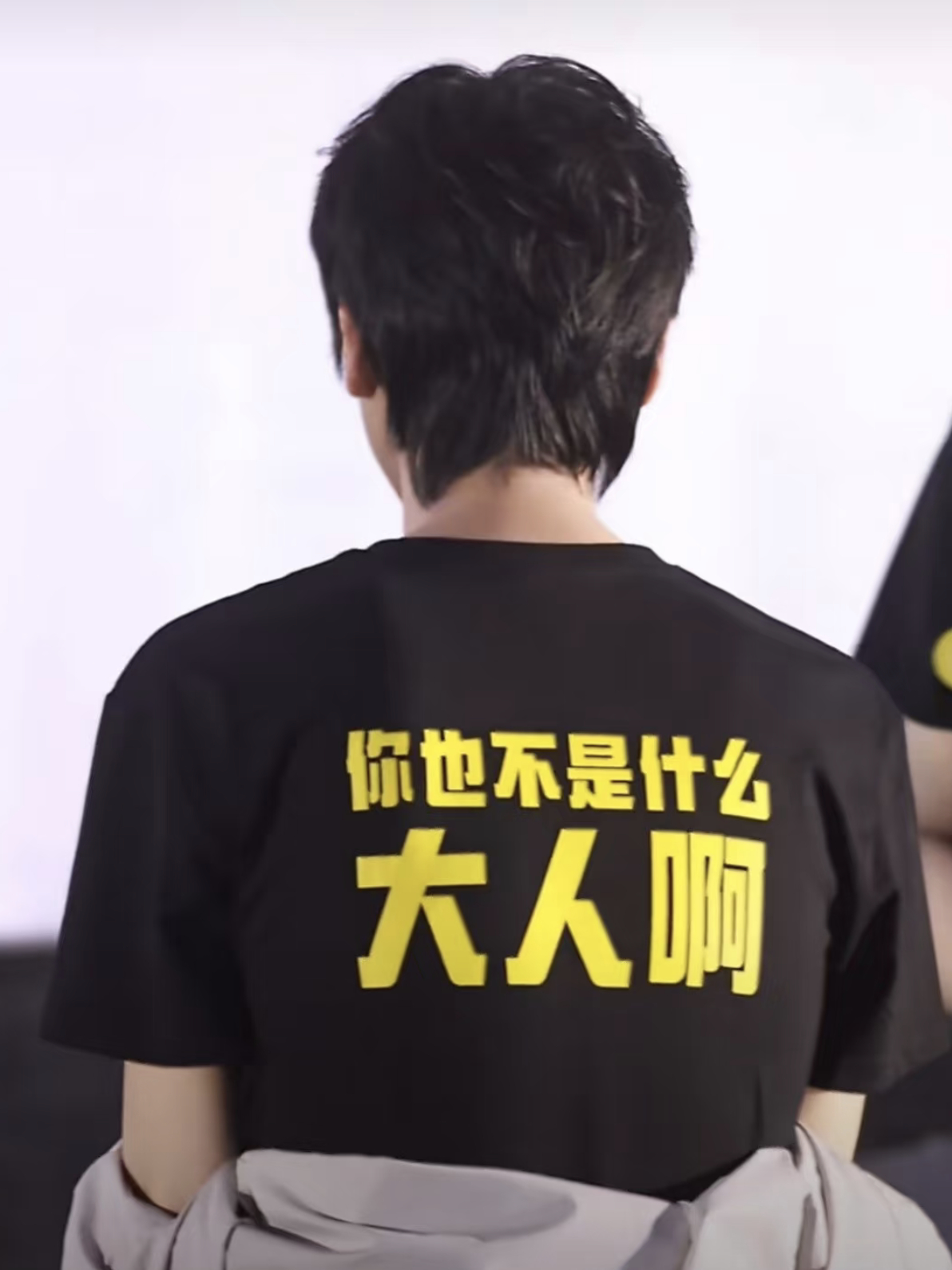 想做一件这个Tshirt当初还以为会出电影周边，结果居然没有 